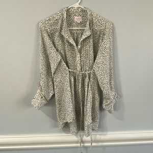Isabel Maternity / Long Sleeve Rolled Tab Woven Maternity Top / Cream polka dot